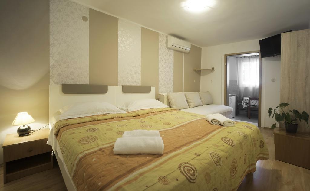 Guest Accomodation Zura Skradin Kültér fotó