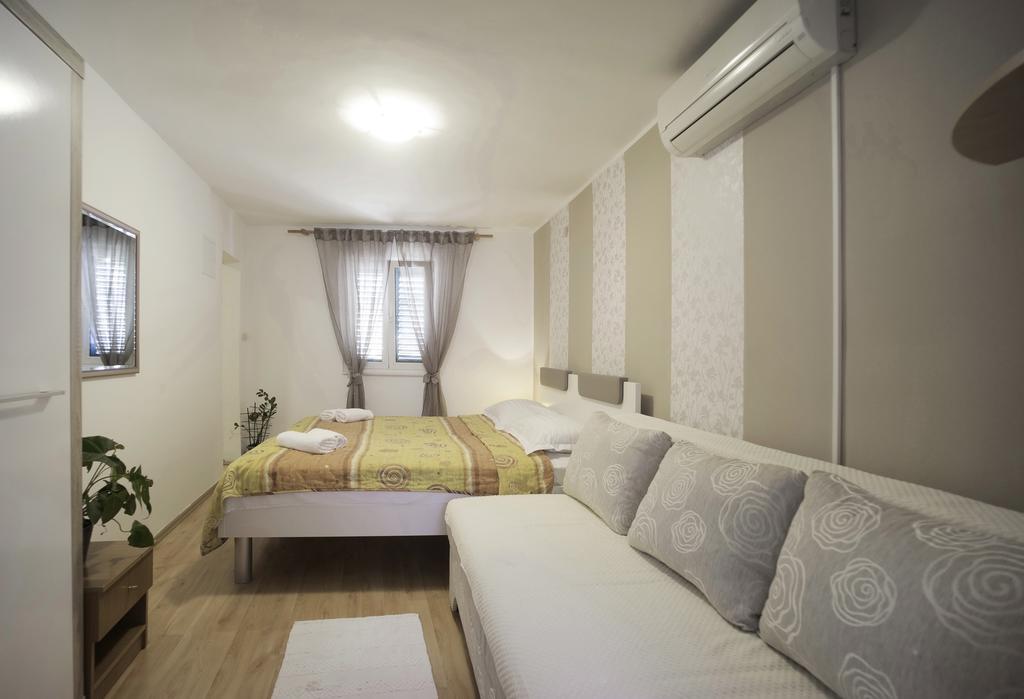 Guest Accomodation Zura Skradin Kültér fotó